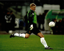  Peter Schmeichel Signed 10X8 Photo Manchester United F.C Genuine AFTAL COA (1282