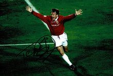  Teddy Sheringham Signed 12X8 Photo Manchester United F.C. AFTAL COA (1663)