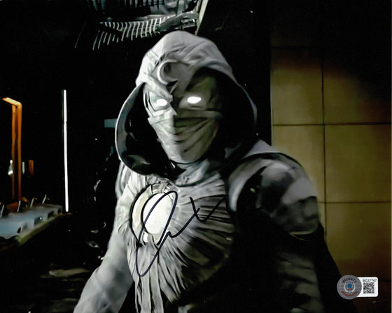 Oscar Isaac Signed 10x8 Moon Knight Photo – Beckett BG37767 COA (5578)