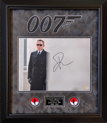  Daniel Craig James Bond Signed Framed 18x12 Photo Autograph Beckett BG37839 COA