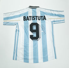  Gabriel Batistuta Signed Argentina Shirt #9 – JSA COA AK61803 – Autograph