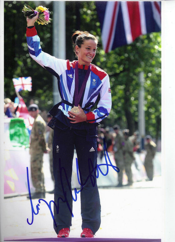 Elizabeth Armitstead Signed 12X8 Photo Genuine AFTAL COA (H)