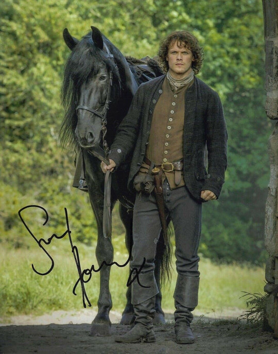 Sam Heughan Signed 10X8 Photo Outlander GENUINE SIGNATURE Aftal COA (5197)