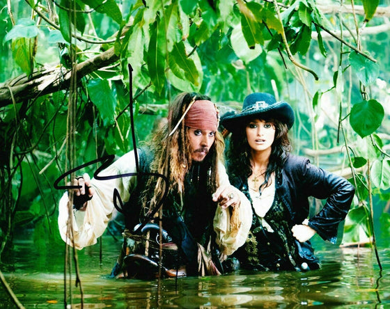 Johnny Depp Signed 10X8 Autograph PIRATES OF THE CARIBBEAN AFTAL COA (5437)