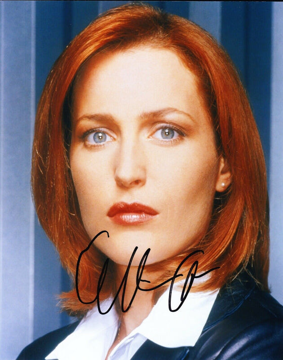 Gillian Anderson SIGNED 10X8 Photo The X-Files AFTAL COA (A)