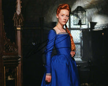  Saoirse Ronan Signed 10X8 Photo GENUINE Signature SEXY AFTAL COA (5375)