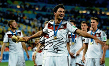 Mats Hummels Signed 12X8 Photo GERMANY 2014 WORLD CUP WINNER AFTAL COA (A)