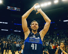  Dirk Nowitzki SIGNED 10X8 PHOTO Dallas Mavericks AFTAL COA (B)