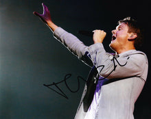  Tom Chaplin SIGNED 10X8 Photo KEANE Genuine Signature AFTAL COA (A6)