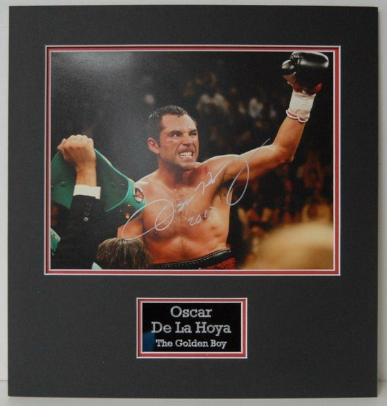 Oscar De La Hoya SIGNED 14X11 PHOTO Genuine MOUNTED DISPLAY AFTAL COA (C)