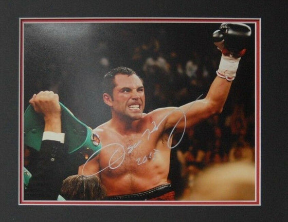 Oscar De La Hoya SIGNED 14X11 PHOTO Genuine MOUNTED DISPLAY AFTAL COA (C)