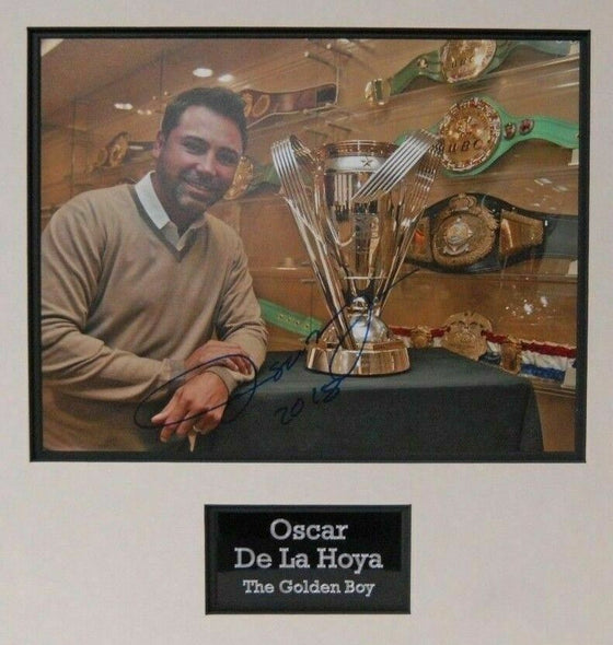Oscar De La Hoya SIGNED 14X11 PHOTO Genuine MOUNTED DISPLAY AFTAL COA (D)