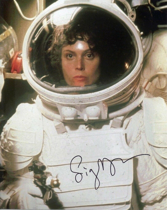 Sigourney Weaver Signed 10X8 Photo "Alien" Genuine Signature AFTAL COA (7255)