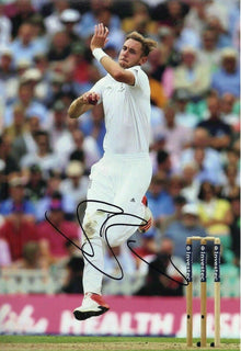  Stuart Broad Signed 12X8 Photo 2015 Ashes AFTAL COA (2611)