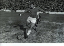  Pat Crerand Genuine Signed Autograph 12X8 Photo MANCHESTER UNITED (1815)