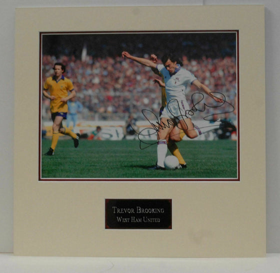 Trevor Brooking Genuine Signed 16X12 MOUNTED Photo West Ham United 1980