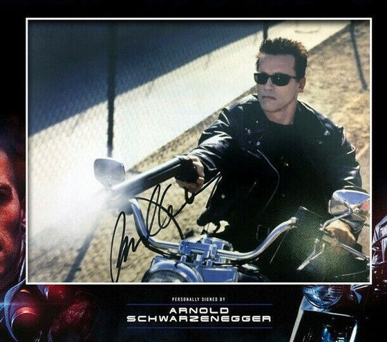 Arnold Schwarzenegger Signed & Framed 10X8 Photo Terminator AFTAL COA