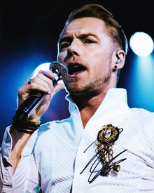  Ronan Keating Signed 10X8 Photo Genuine SIGNATURE Boyzone AFTAL COA (B)