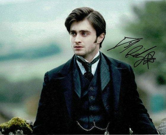 Daniel Radcliffe SIGNED 10X8 Photo HARRY POTTER AFTAL COA (7237)