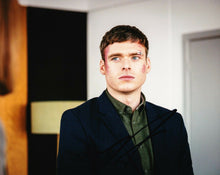  Richard Madden Genuine Hand Signed 10X8 Photo Bodyguard AFTAL COA (7553)