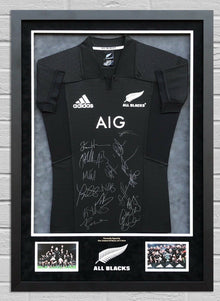  All Blacks New ZEALAND RUGBY TEAM SIGNED & FRAMED JERSEY AFTAL COA (MM)