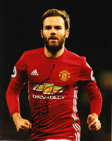  JUAN MATA SIGNED 10X8 PHOTO Manchester United F.C. AFTAL COA (1208)