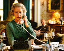  Helen Mirren Signed 10X8 Photo "The Queen" Genuine Signature AFTAL COA (5512)