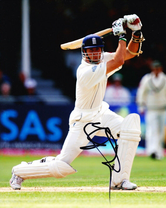 Michael Vaughan Signed 10X8 Photo 2005 Ashes Winning Captain AFTAL COA (B)