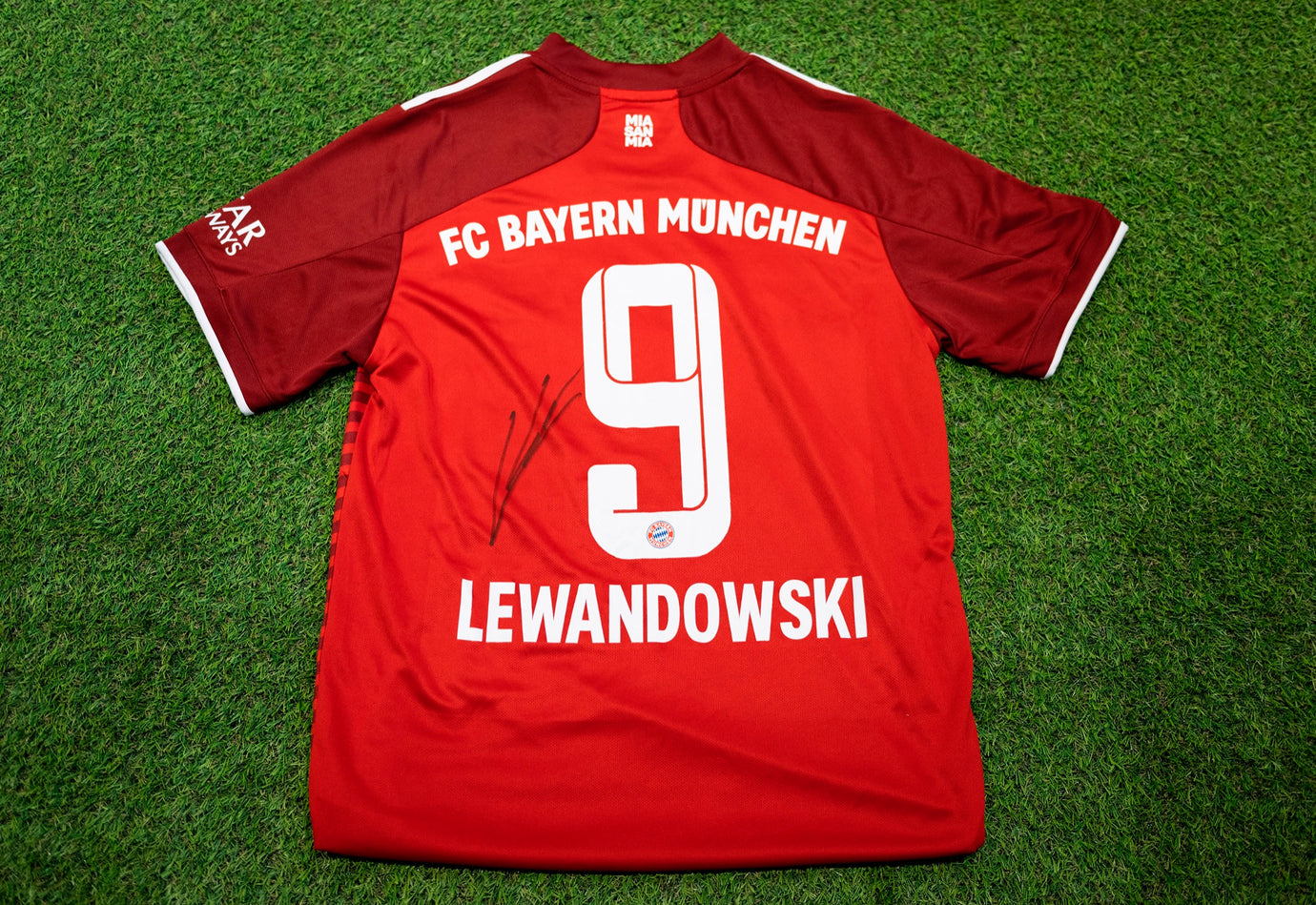 Robert Lewandowski Signed Bayern MUNICH JERSEY AFTAL COA – Piece