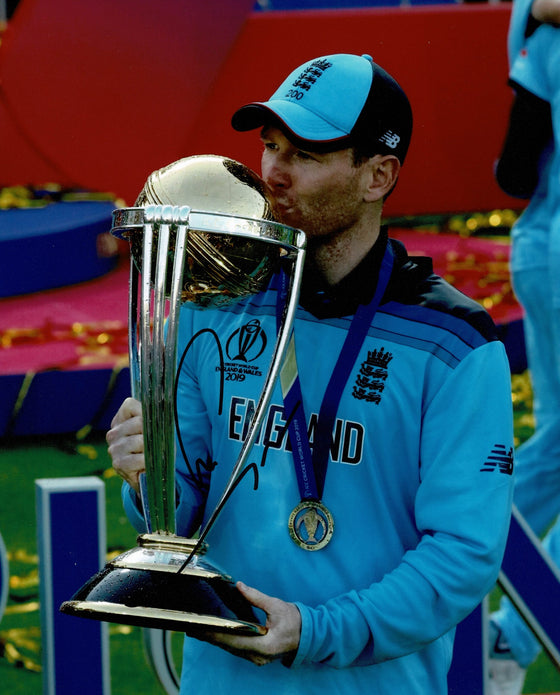 Eoin Morgan Signed 10X8 Photo England Cricket Genuine Signature AFTAL COA (2504)