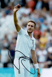  Stuart Broad Signed 12X8 Photo Genuine Signature AFTAL COA (2563)