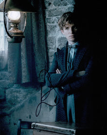  Eddie Redmayne SIGNED 10X8 Photo The Secrets of Dumbledore Photo AFTAL COA (7210
