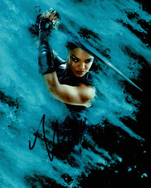  Tessa Thompson SIGNED 10X8 PHOTO Thor: Ragnarok AFTAL COA (7328)