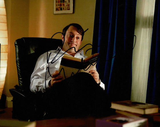 David Mitchell Signed 10X8 Photo PEEP SHOW Genuine Signature AFTAL COA (5454)