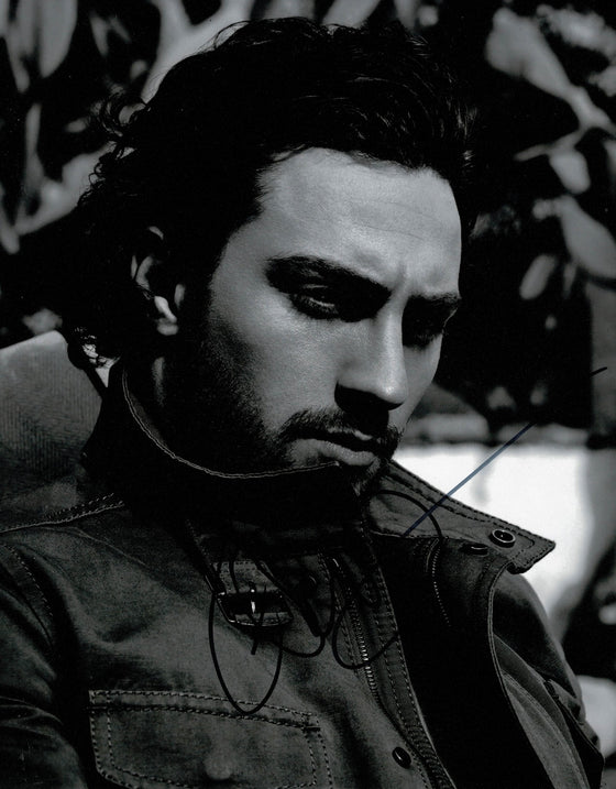 Aaron Taylor-Johnson Signed 10X8 Photo Genuine Signature AFTAL COA (5349)