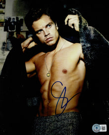 Sebastian Stan SIGNED 10X8 Foto Captain America Winter Soldier Beckett COA (7230