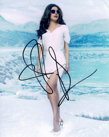  Priyanka Chopra SIGNED 10X8 Photo Sexy Image AFTAL COA (5129)