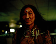  Michelle Yeoh SIGNED 10X8 PHOTO Everything Everywhere All at Once AFTAL COA 5196