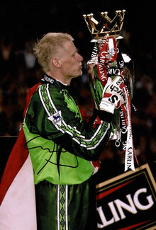  Peter Schmeichel Signed 12X8 Photo Manchester United GENUINE AFTAL COA (1544)