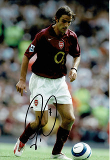  Robert Pires Signed 12X8 Photo Arsenal F.C. Genuine Autograph AFTAL COA (1476)