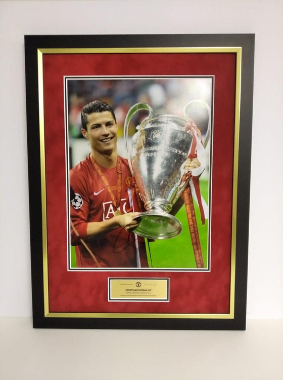 Cristiano Ronaldo Signed Framed 16X12 Photo Manchester United Display AFTAL COA