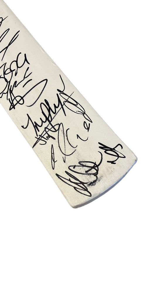 Australia Signed Cricket Bat By 14 2023 ASHES CUMMINS SMITH Lyon Proof AFTAL COA